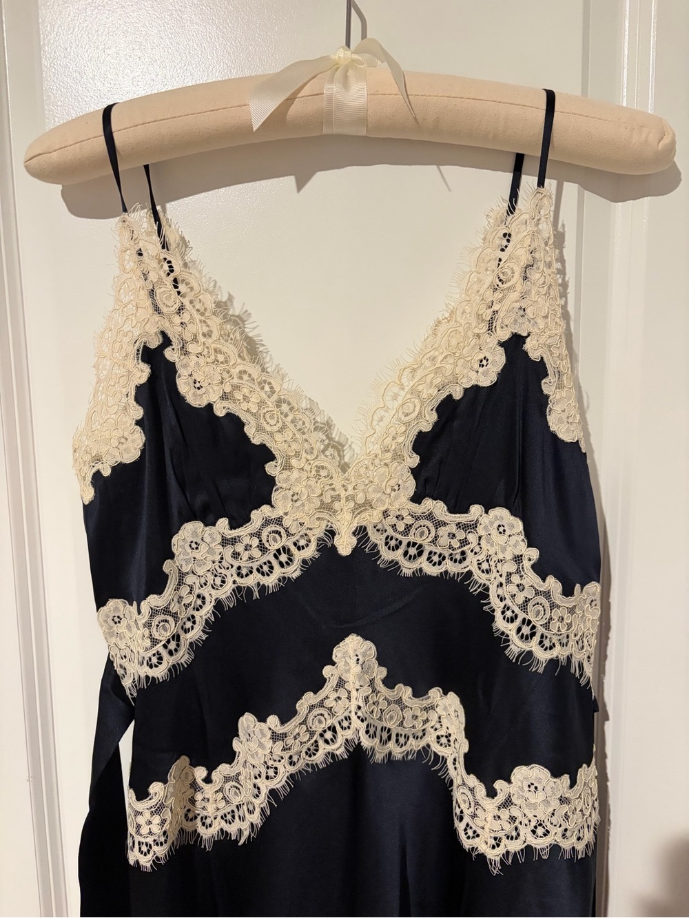 Doen Obelia Dress in Deep Navy - Picture 3 of 11